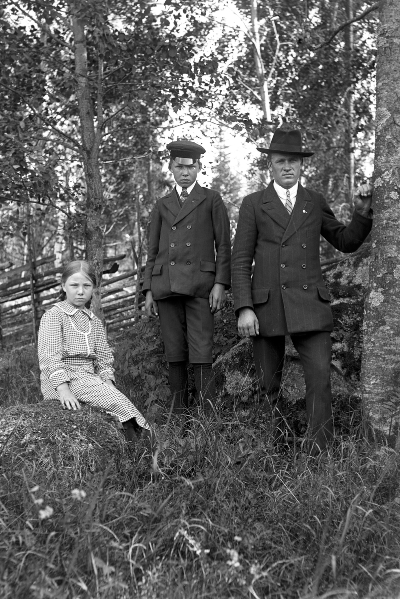 Syskonen Anna, Albin och Wilhelm Lindström, Wästra Hästbo