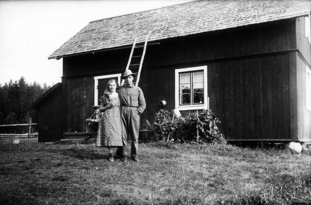 Albert Nordin (Kuxbo) med systerdottern Helga Nordin.