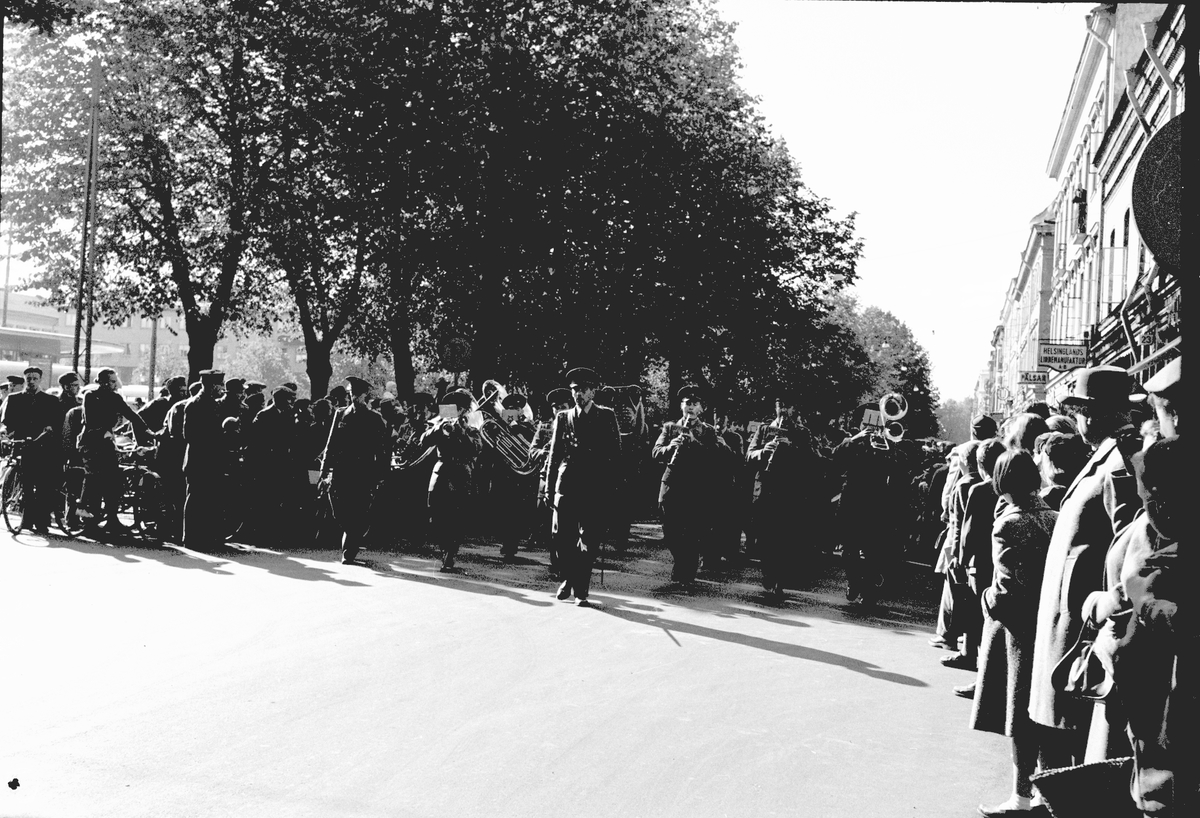 Manöver i Gävle. 23 september - 29 september 1952.
Vaktparaden.