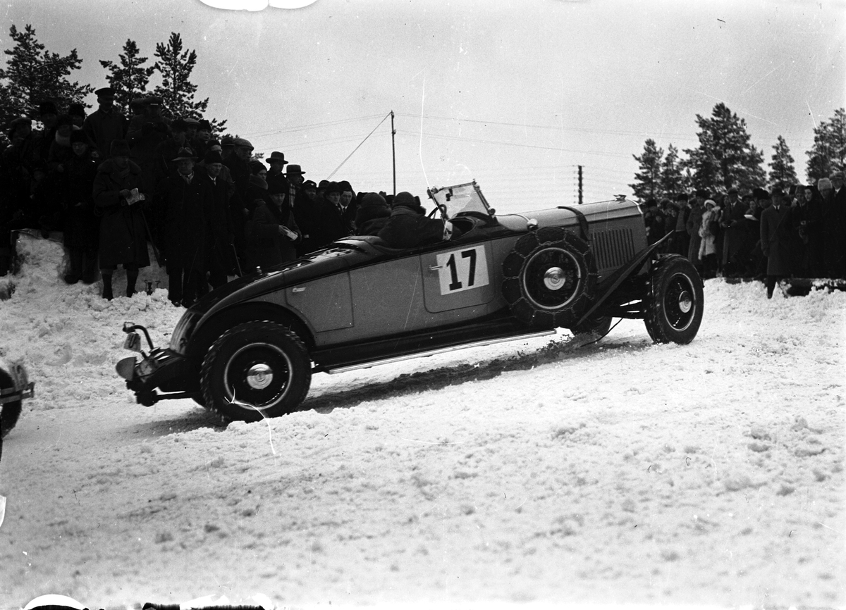 Motortävling vid Sveriges Grand Prix Rämenloppet 1931. Bil nr:17, en 1929 Imperial Roadster (Chrysler). Rämenloppet i början på 1930-talet.
