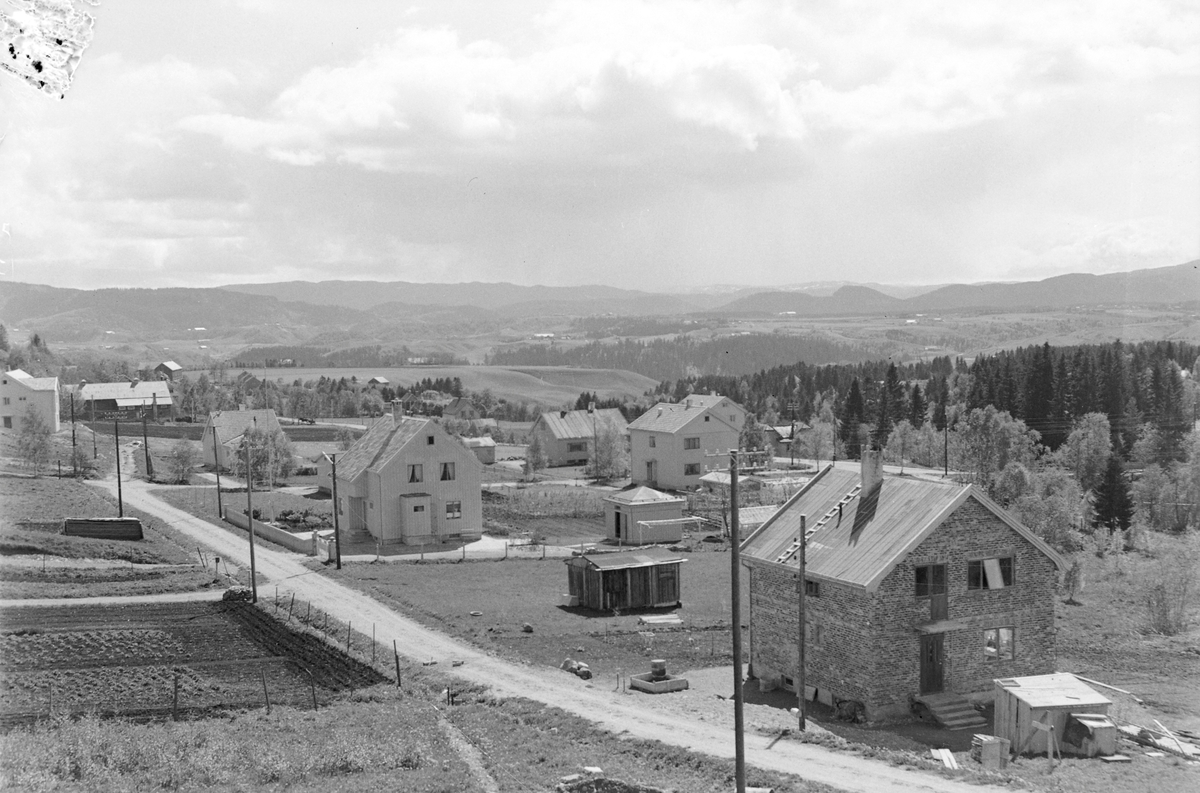 Byggevirksomhet forskjellige steder i utkanten av Trondheim