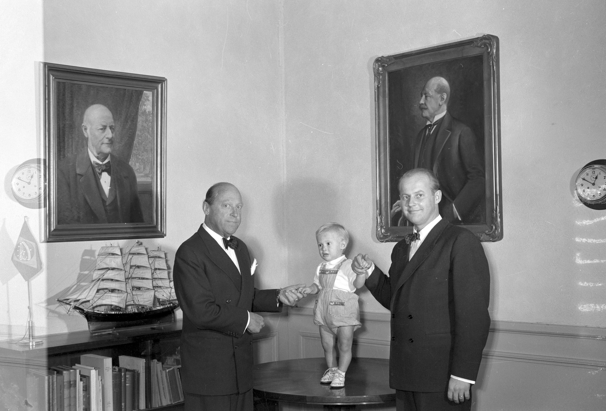 Engwalls Victor Theodor o Co. Fem generationer på Engwalls kontor. 26 september 1953.
