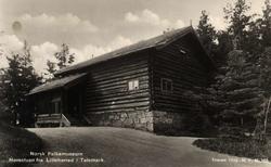 Postkort. Hovestua fra  Heddal i Telemark. Utstilling NF.