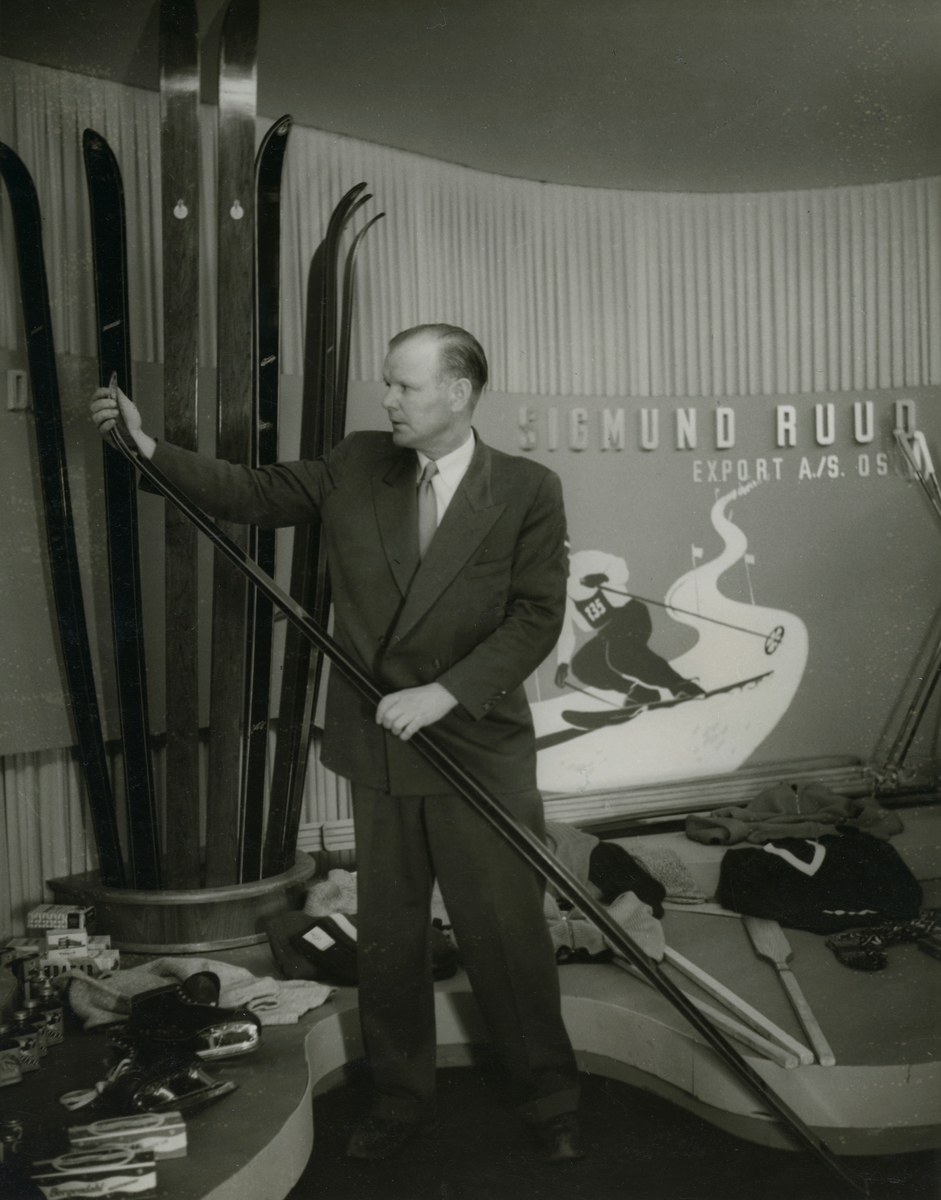 Sigmund Ruud promoting sports equipment