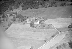 Land gård, Rudsbygd, Lillehammer, åkrer, slåttemark, hesjer