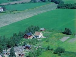 Flyfoto, Lillehammer, bebyggelse. Hvitt en og enhalvetasjes 