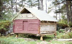 Påskhellestabburet på Hjertøya.