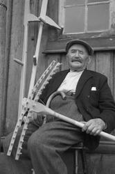 Riveselger Haldor Hokseggløkken fra Kvål på martnan