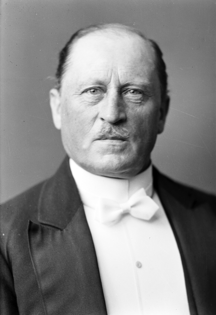 Herr Otto Lindwall.