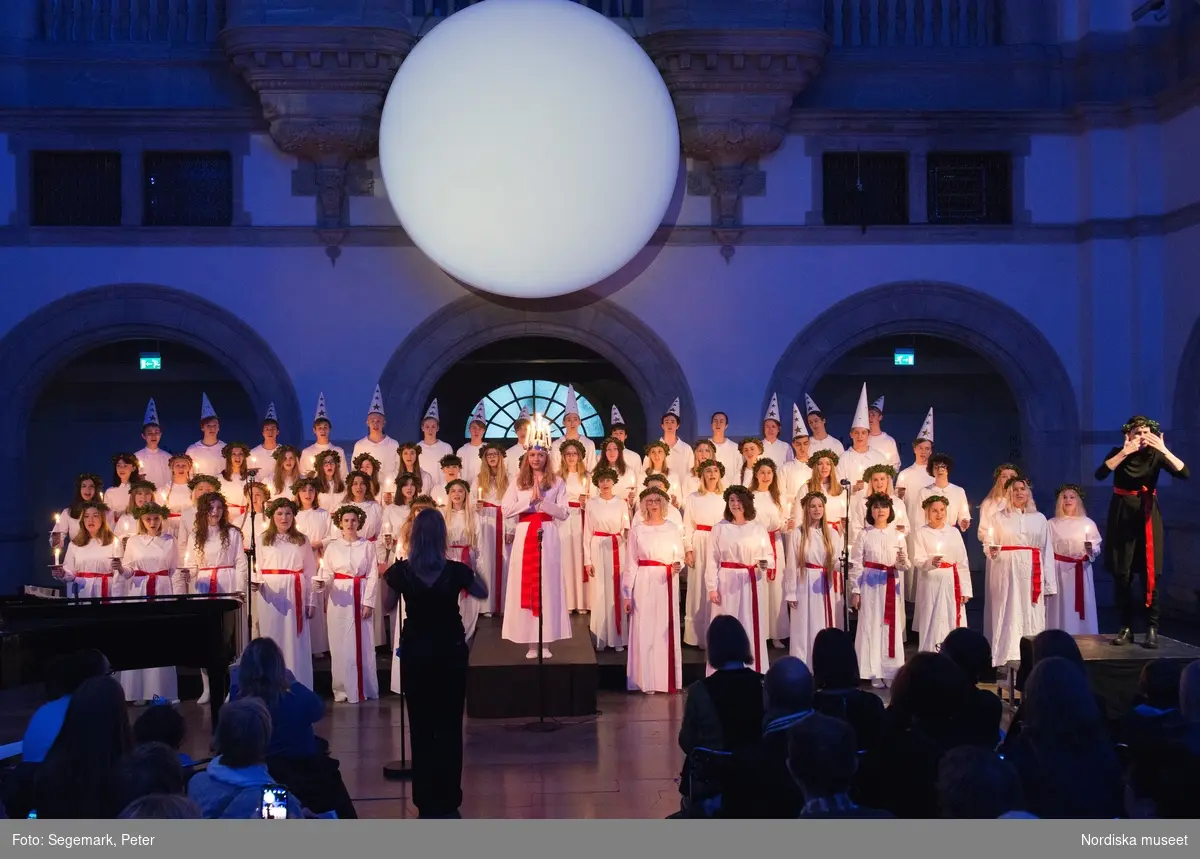 Lucia konsert Södra Latins Kammarkör på Nordiska museet