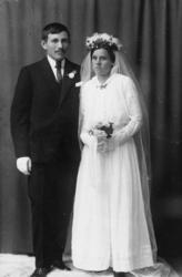 Brudeparet Anton Karlsen og Sara, f. Lorentsen. !917