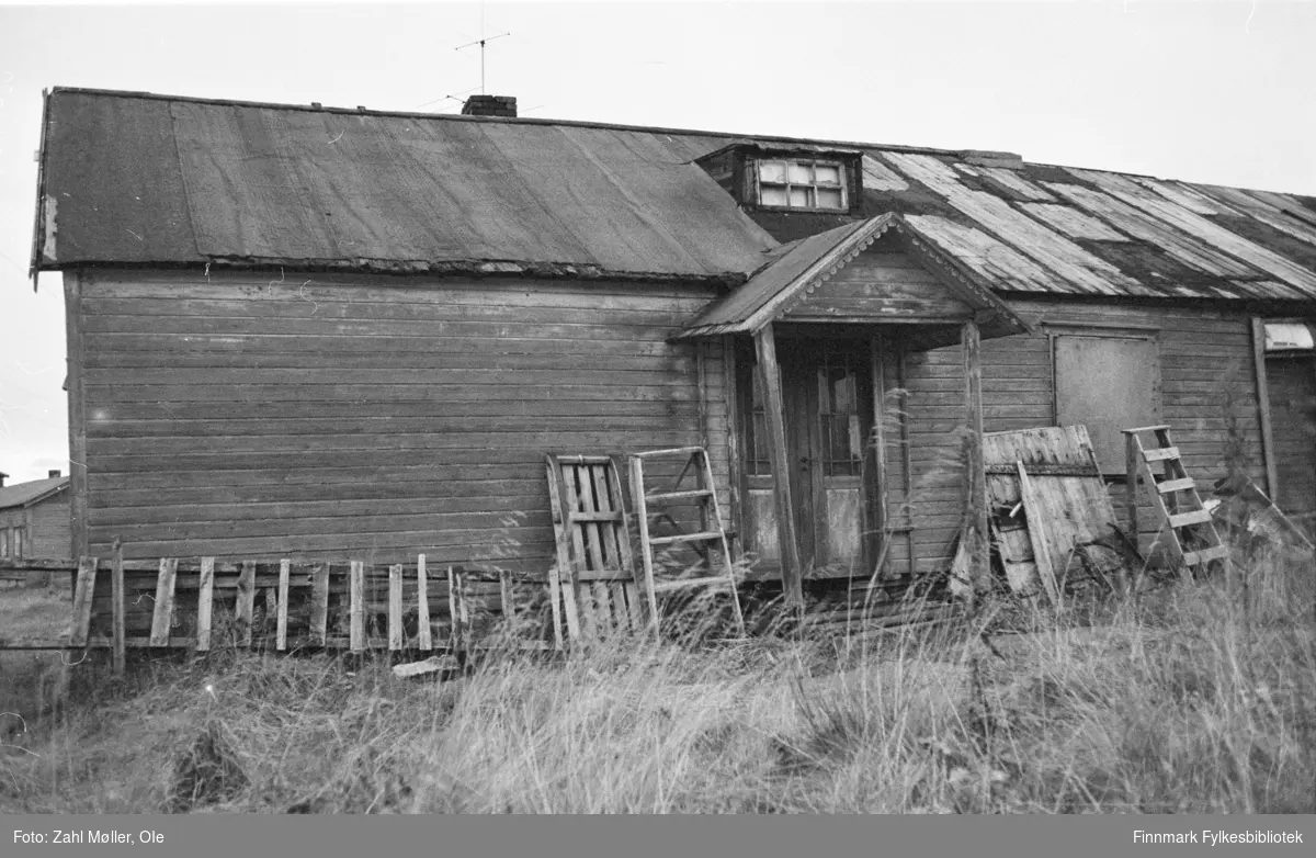 Vadsø, oktober 1969. Gamle hus.