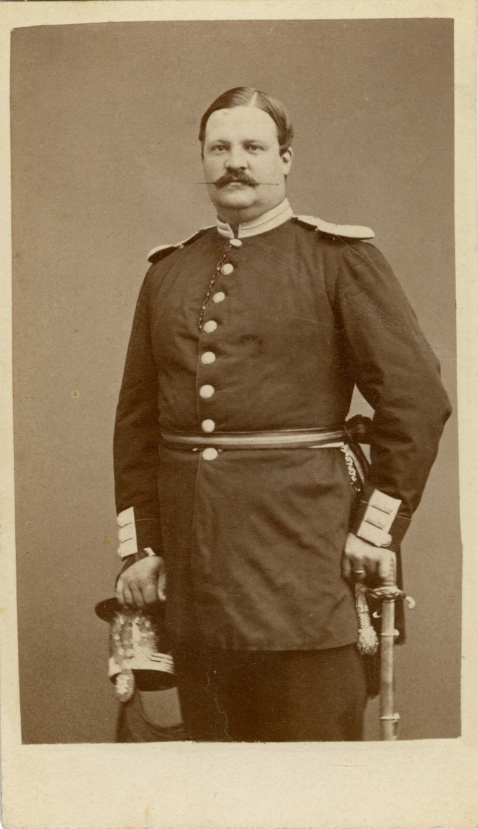 Porträtt av Melcher Henric Gustaf Falkenberg af Bålby, officer vid Svea livgarde I 1.
