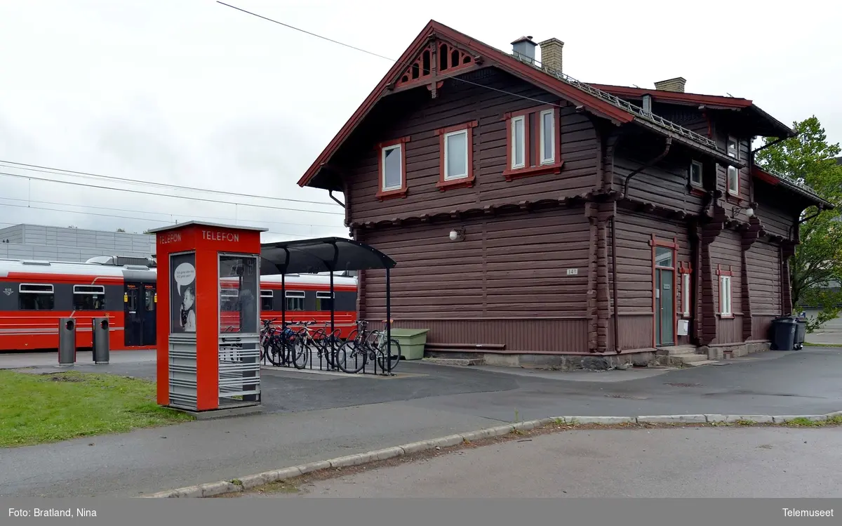 Kjelsåskiosken ved Telemuseet på Kjelsås jernbanestasjon