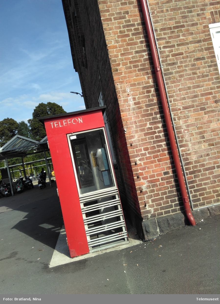 Telefonkiosker på jernbanestasjonen i Tønsberg