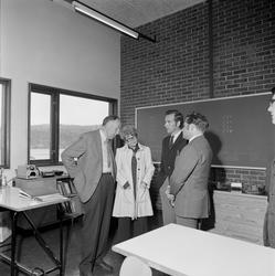 Opplæringsrådet besøker bedriftsskolen, i automatiseringskla