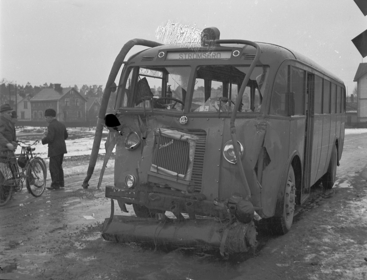 Bussolycka vid Nynäs. Februari 1943. Strömsbro-bussen

