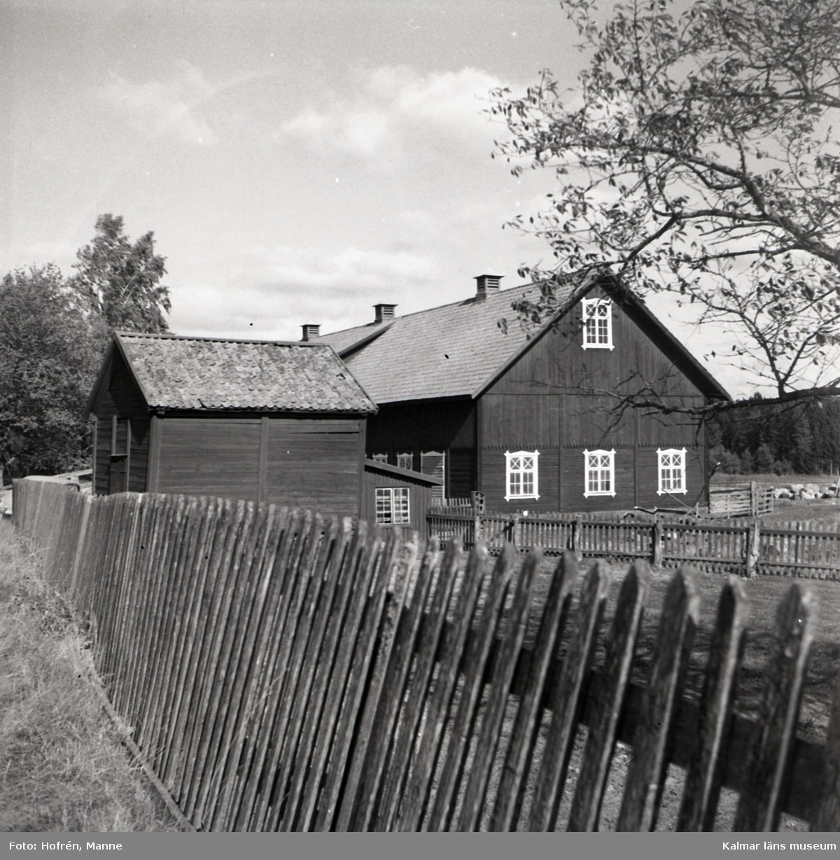 Th Karlssons gård norr i byn.