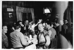 Hytteliv under krigen.