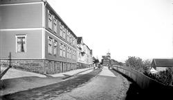 Strandgata sett mot Grand Hotell. .Hotellet stod på Grandveg