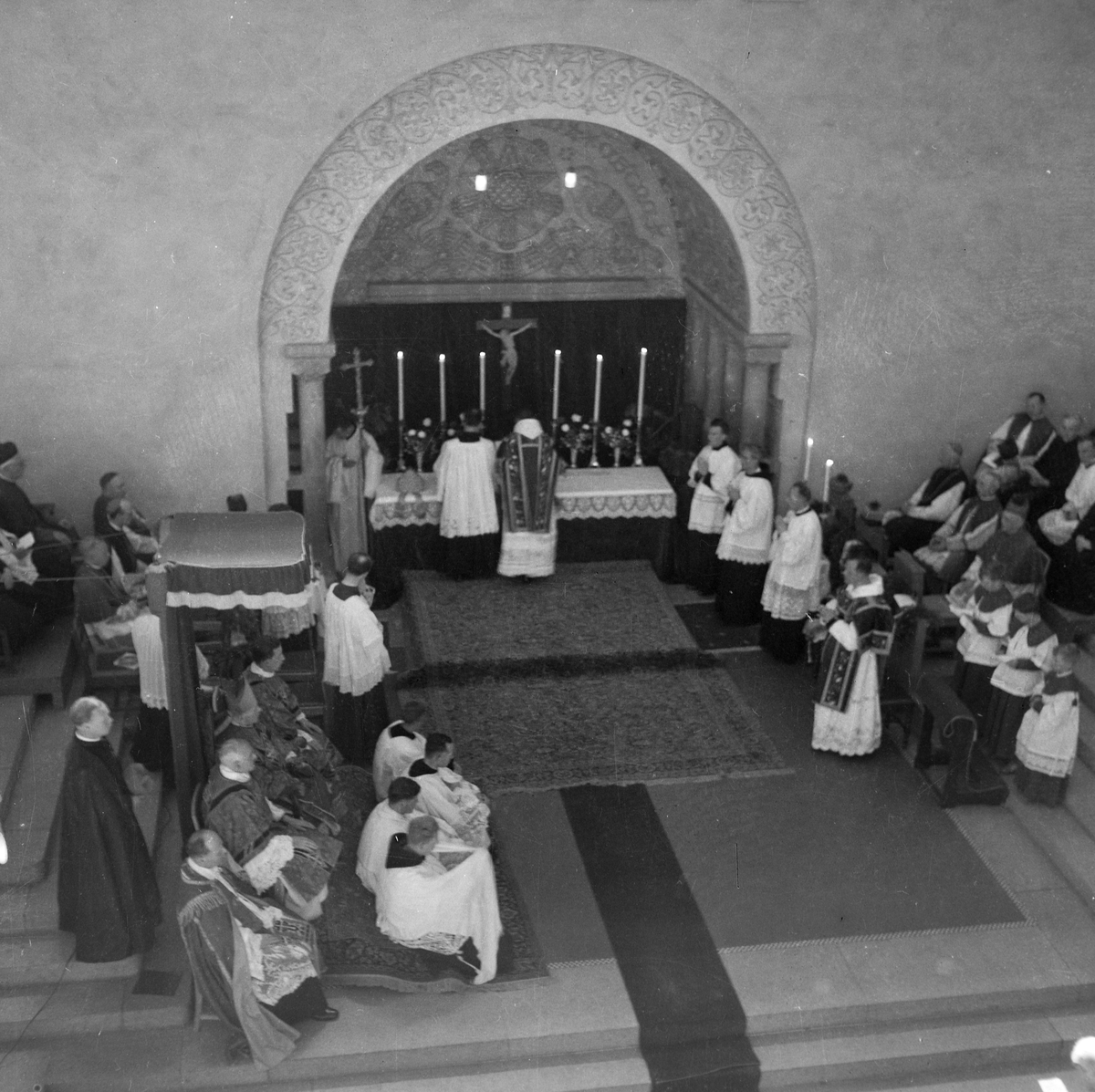 Kirkejubileet 1953. Katolsk gudstjeneste i Norges Tekniske Høyskoles aula