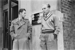 Kummen Moe/ Moe-Bergan utenfor R.N.A.F.H.Q.