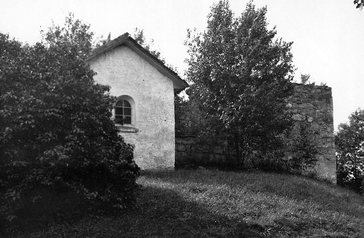 Södra Härene gamla kyrkas ruin den 3 september 1922.
