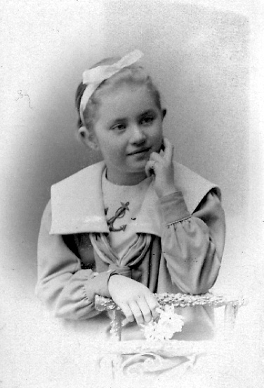 Margit Sjöstedt (dotter till Gustaf G:son Sjöstedt).

inv. nr. 86879.