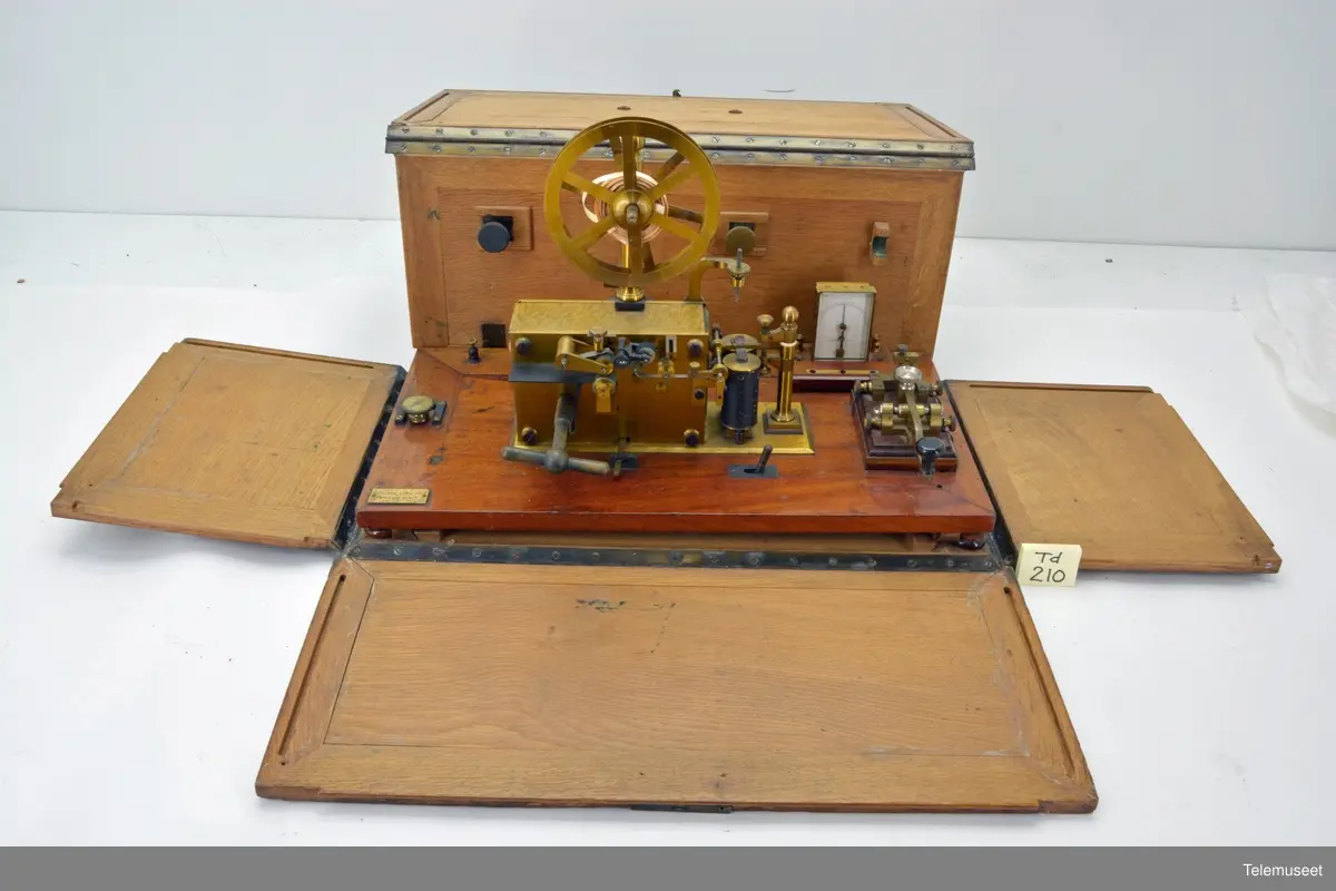 Telegraf komplett - Telemuseet / DigitaltMuseum
