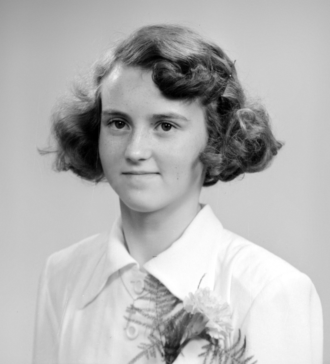 Konfirmanden Ingrid Håkansson (?). Foto i maj 1950.
