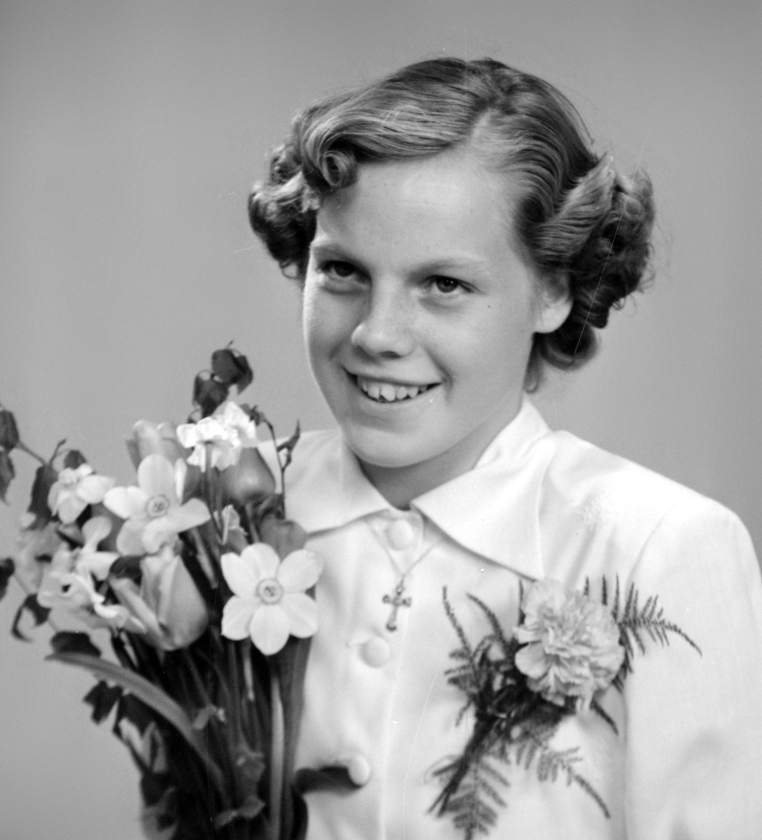 Konfirmanden Anna-Lisa Johansson. Foto i maj 1950.