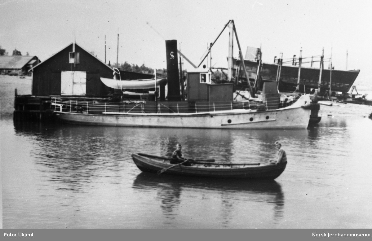 Dampbåten SULITELMA III ved slippen på Moen