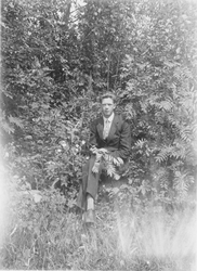 Person, klær, naturforhold.