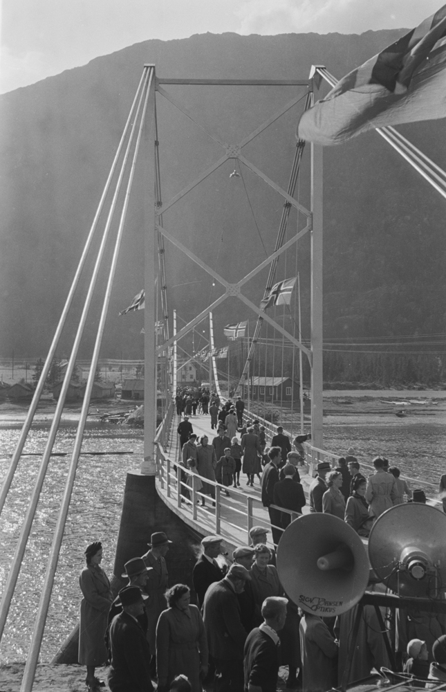 Fra åpninga av Øybrua og festmiddagen.