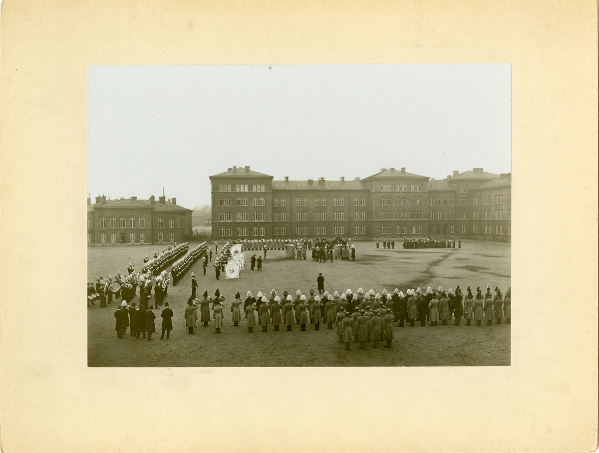 Svea livgardes uppställning för firande av jubileum, 1913.