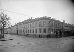 Kjøpmannsgata og Olav Tryggvasons gate med eiendommene til A
