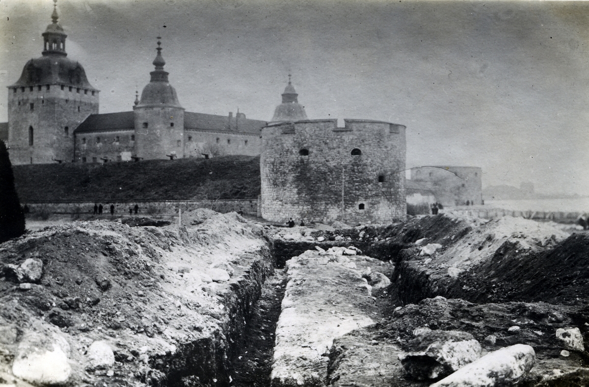 Befästningsverket sydväst om Kalmar slott frilagt i samband med arkeologisk undersökning 1932.
