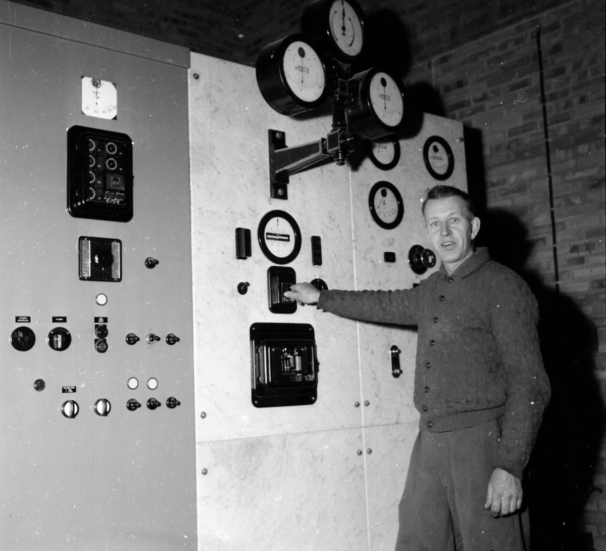 Valhaga kraftverk.
Edsbyn 2/12 1956