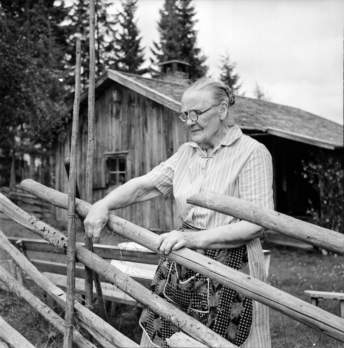 Möckelåsen, Arbrå,
Hos 92-Åriga Bopigan Margareta Kallin,
2 Aug 1966
