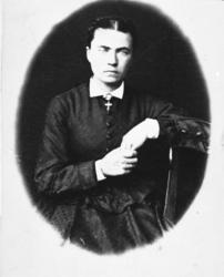 Portrett av Henriette Olsen, Stangnes, født 1847,