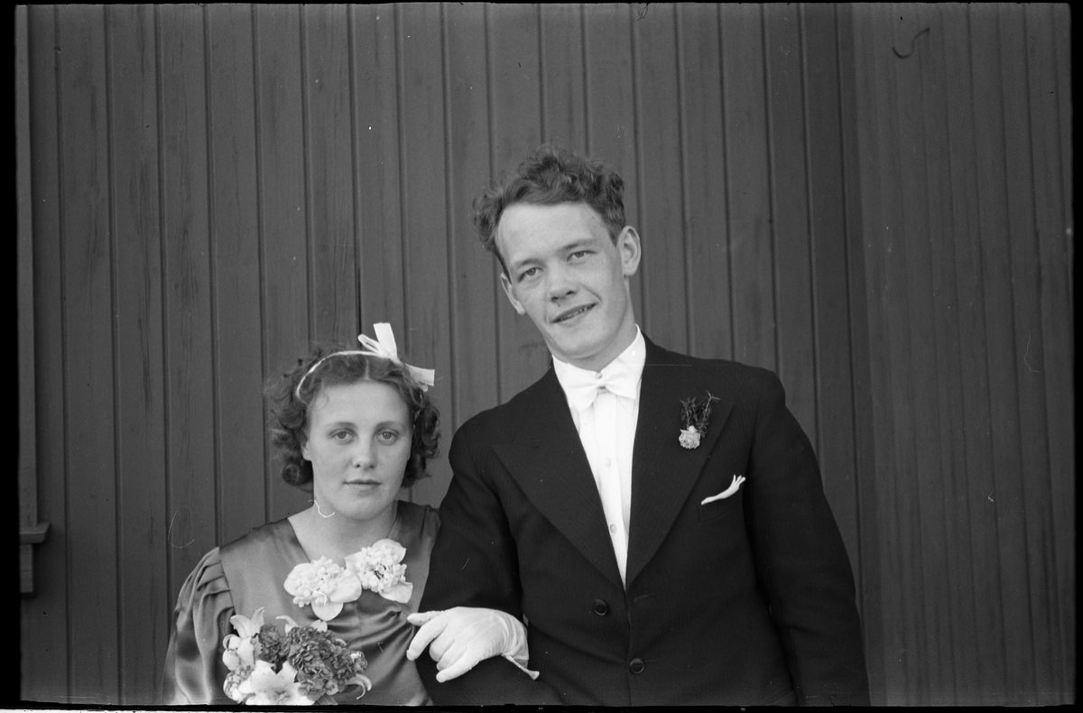 Uidentifisert brudepar, 1937. 8 Bilder.