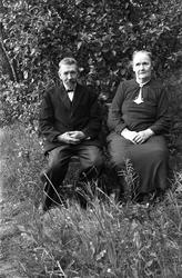 Fire portretter av et uidentifisert eldre par, trolig et ekt