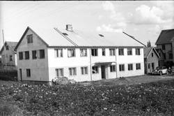 Lindkon konfeksjonsfabrikk på Lena på ettersommeren 1950. By