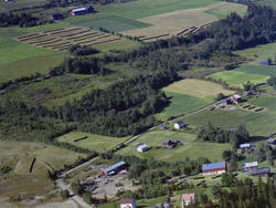 Sør-Fron, Hundorp, Skolmhaugen kulturlandskap, bygninger, lå