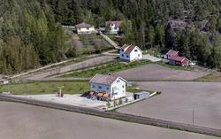 Nyveien Handel, Skjeberg, kjøpmann Hauge. 25. mai 1965. Utsn