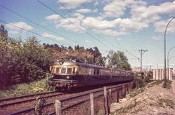 Sørlandsekspressen fra Oslo V til Kristiansand ved Lysaker. 