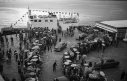 "januar 1962"."jula og NM" .Kong Olav ankommer Molde.