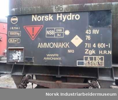 Toakslet tankvogn for transport av ammoniakk.