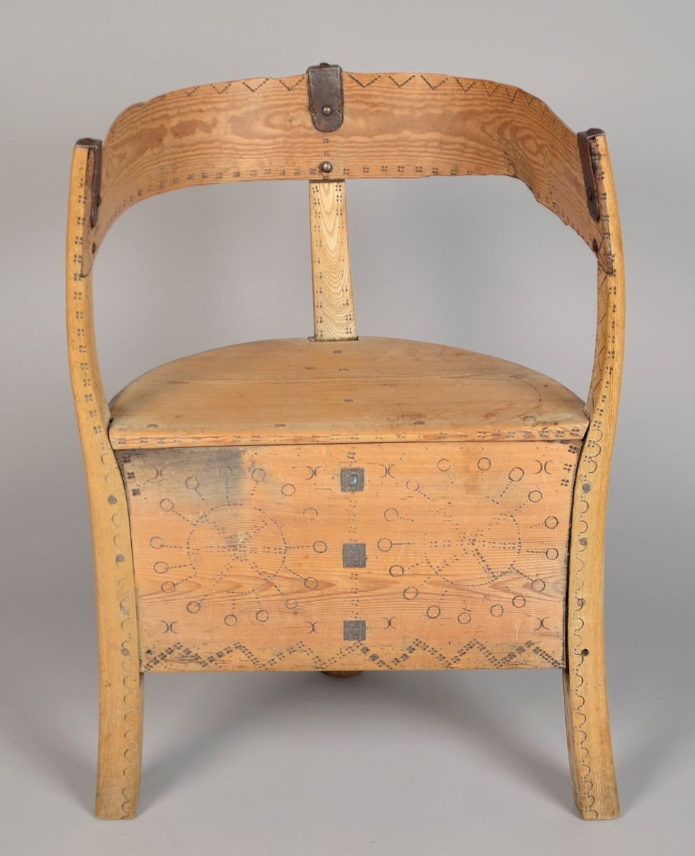 Stol - Nordfjord Folkemuseum / DigitaltMuseum