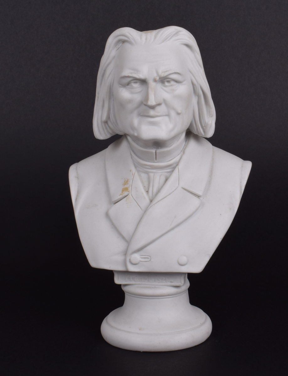 Byste av Franz Liszt på rund sokkel.